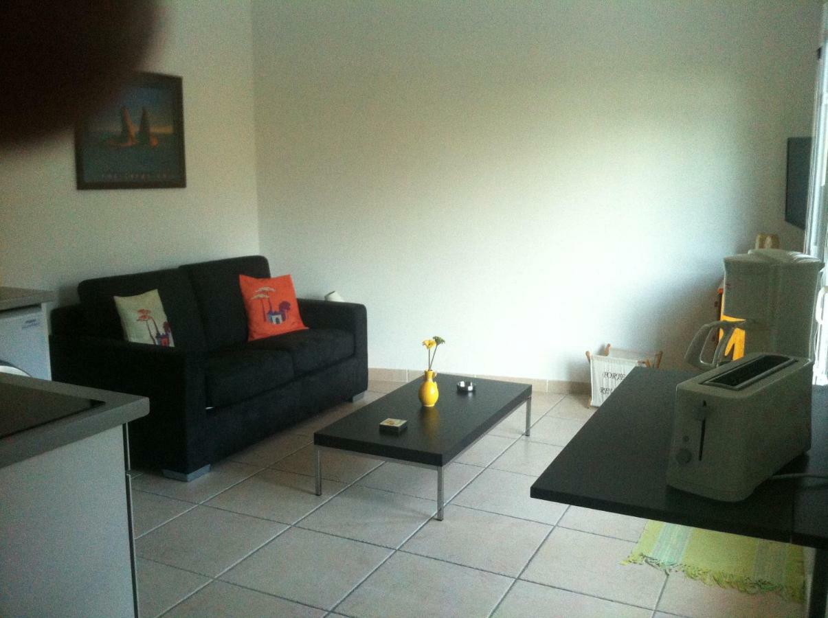 Les cigales des prés Studio Aups Extérieur photo