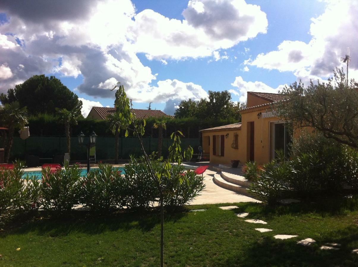 Les cigales des prés Studio Aups Extérieur photo